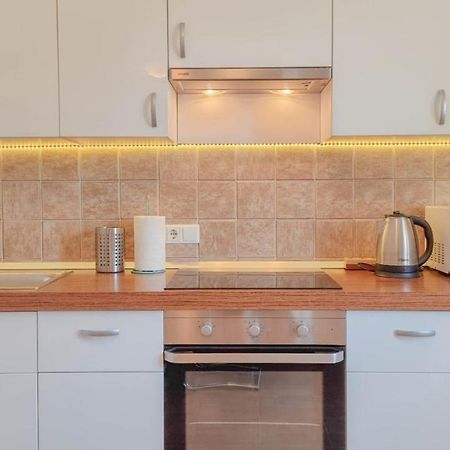 Lea Apartment Новиград Екстериор снимка
