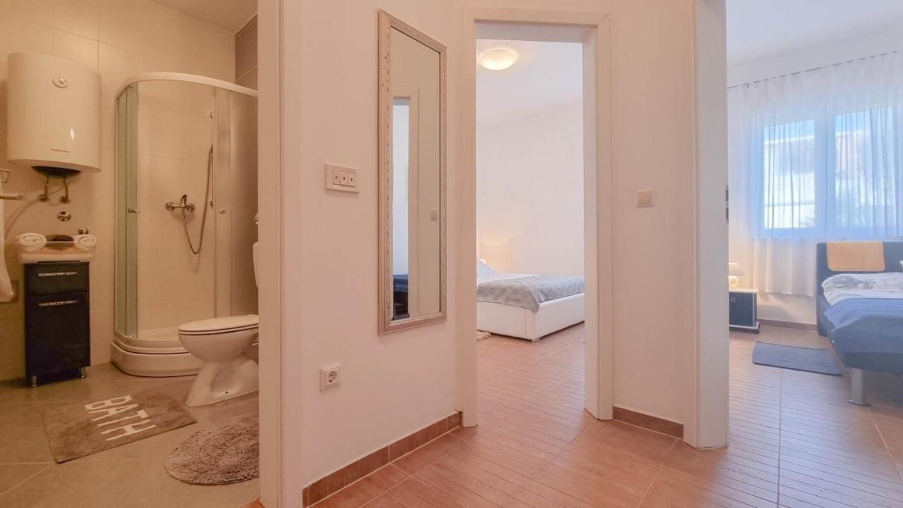 Lea Apartment Новиград Екстериор снимка