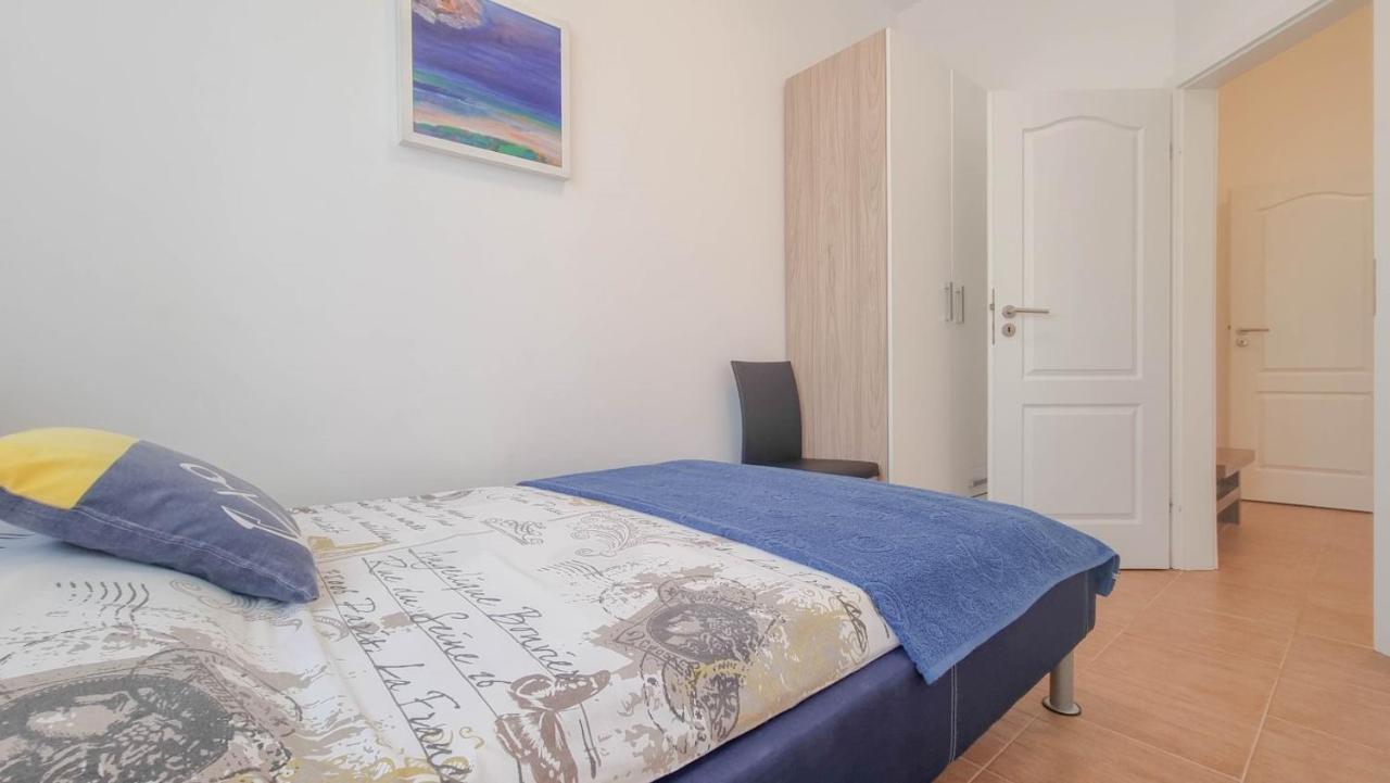 Lea Apartment Новиград Екстериор снимка